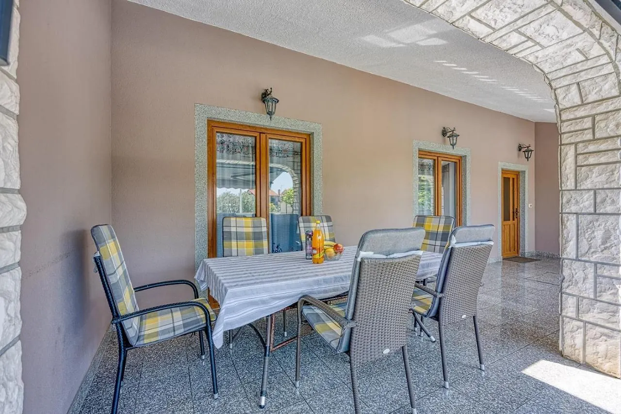 Holiday House Monte Grande Pula Croatia