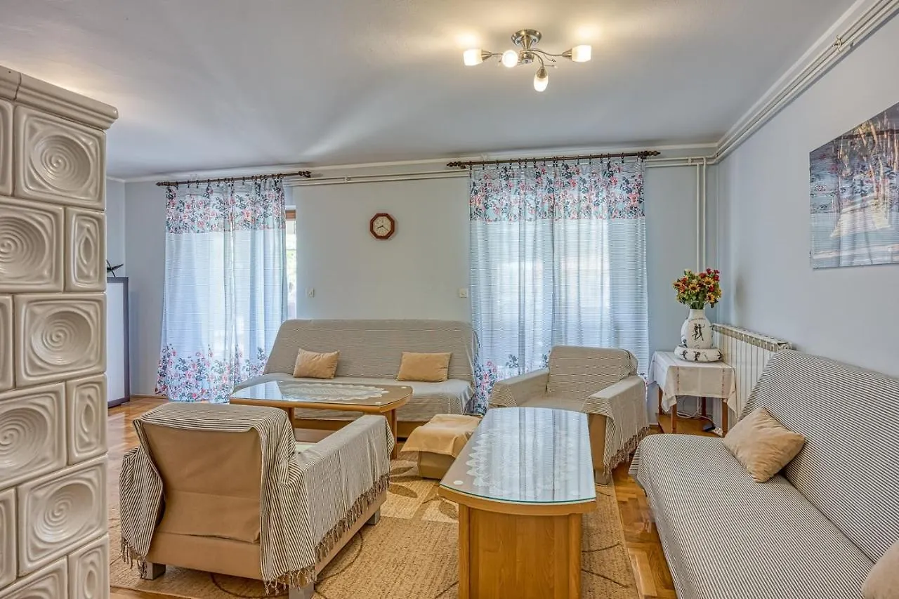 Holiday House Monte Grande Pula 0*,  Croatia