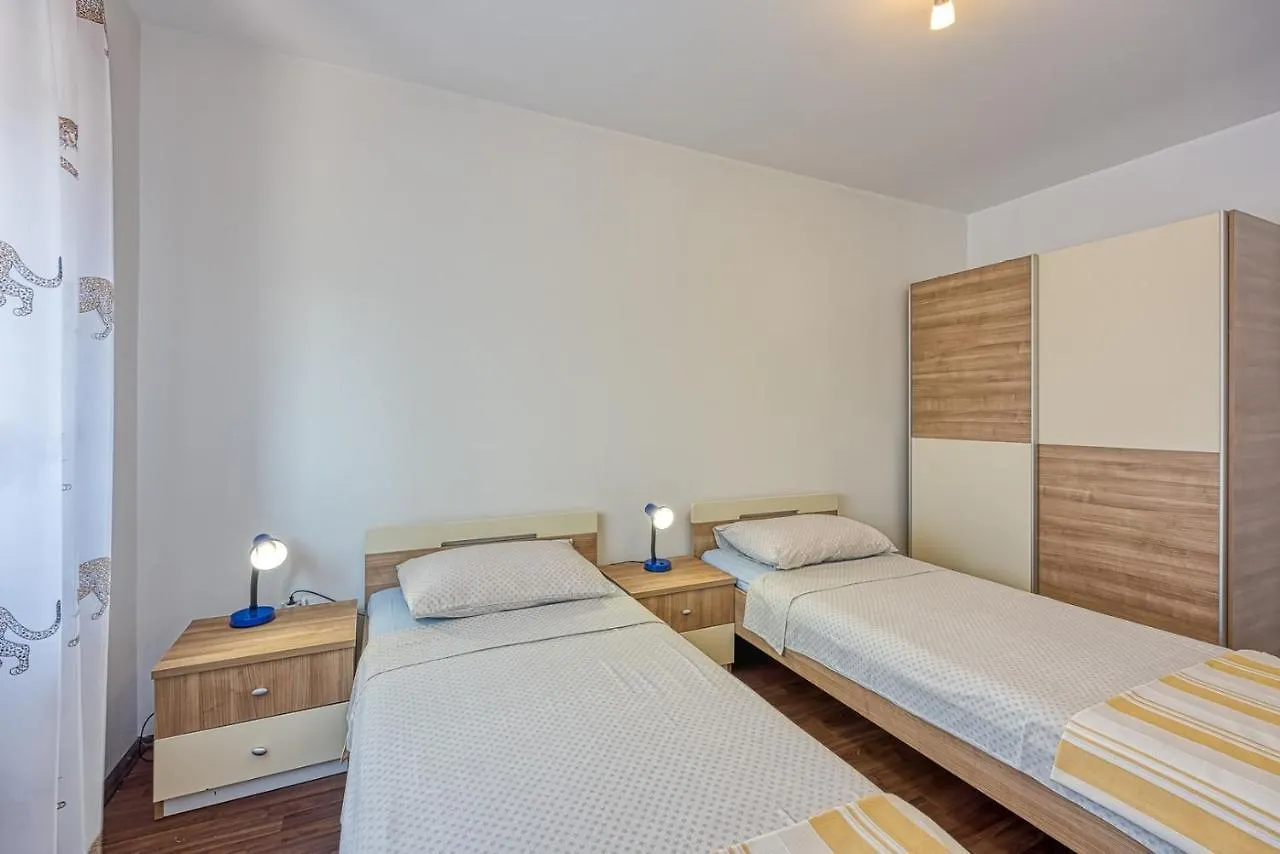 Holiday House Monte Grande Pula 0*,  Croatia